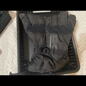 Snowboarding gloves